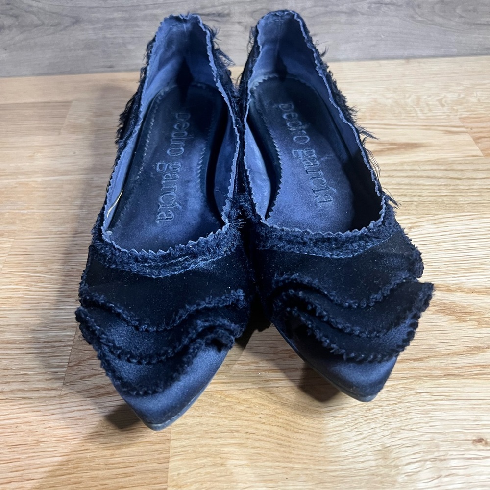 PEDRO GARCIA ALBANY SATIN RUFFLE NAVY FLATS 37 7